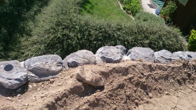 Bohrungen in einzelne Steine für Geländerbefestigung